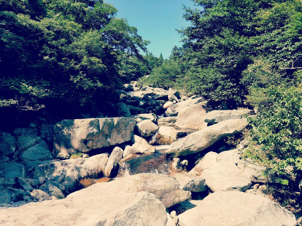 三叠泉是aaaaa级旅游景区.