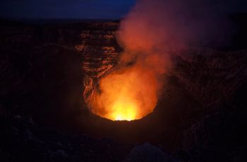 马萨亚火山