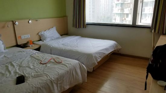 7天连锁酒店(杭州汽车南站婺江路地铁站店)预