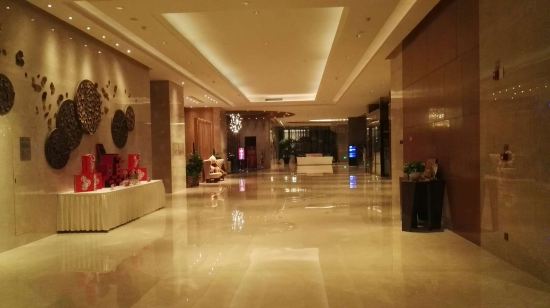 乌鲁木齐希尔顿酒店预订价格,联系电话\位置地址【携程酒店】