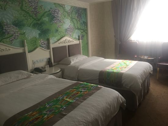 吐鲁番友谊峰假日酒店(原太阳假日酒店)预订价