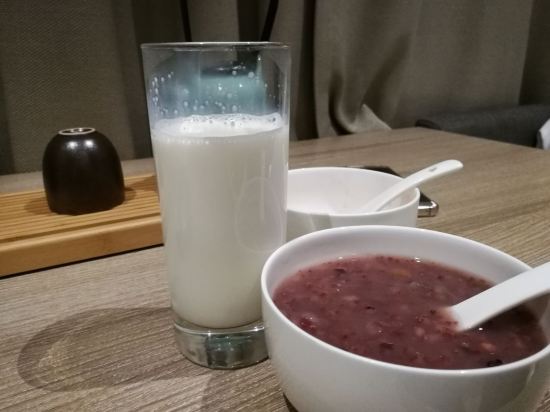 保定东站河大新区亚朵酒店预订价格,联系电话