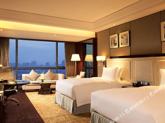 佛山希尔顿酒店1晚+西樵山风景名胜区门票