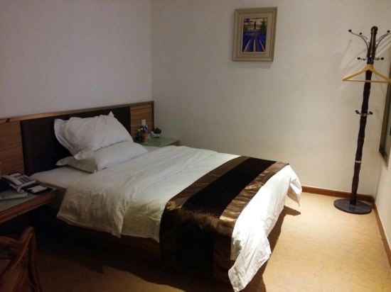 江门粤港酒店预订价格,联系电话\位置地址