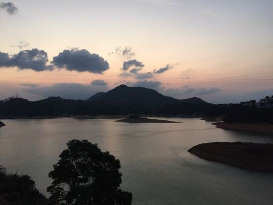 从化湖光度假山庄预订价格,联系电话\位置地址