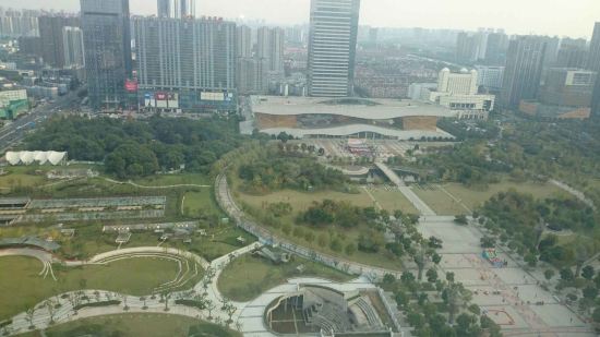 太湖广场附近 凯宾斯基和这家 因为名声在外 所以选择了这家