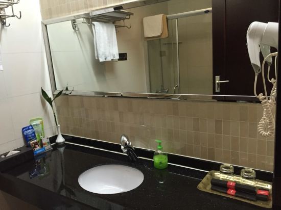 郴州粤港商务酒店预订价格,联系电话\位置地址