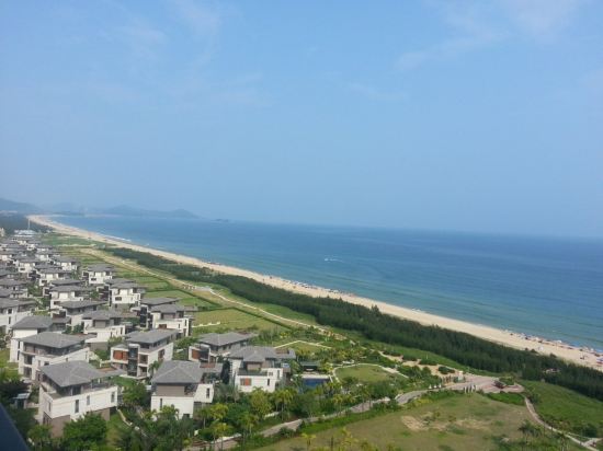" style="color:#0066cc;cursor:pointer;">联系方式 一呆公寓阳江海陵岛保利银滩(原阳江海陵岛保利银滩伊思德度假公寓)地处海陵岛十里银滩西区,毗邻5A级景区十里银滩。周边景点、特色小吃街、银行、超市、餐馆、百货商店样样俱全。 客房装修独特,分为东南亚、现代、地中海三种风格。东南亚风格融合热带海岛特色,采用深色天然木质原材料,配以金色壁纸、丝绸床幔、柔和灯光。 现代风格以独特的海岛风情诠释时尚都市生活。地中海风格运用海与天明亮色