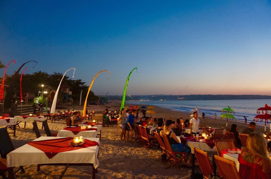 金巴兰海滩烧烤