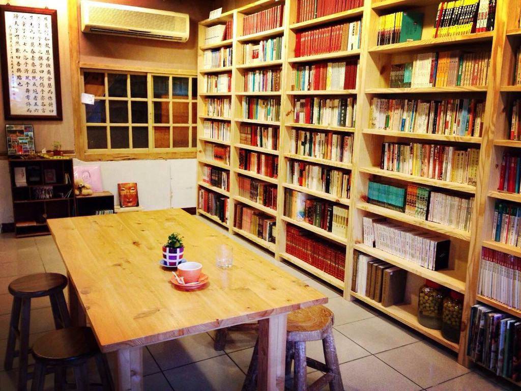            一本书一杯茶一种人生