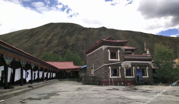 康定新都桥天路驿栈网上预订,地址,价格,电话查询【携程客栈】