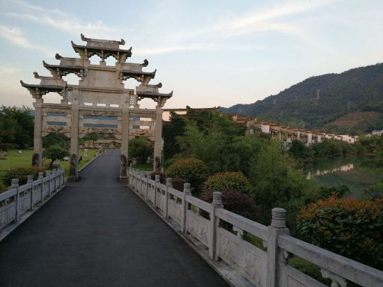 泾县桃花潭畔诗画山水酒店