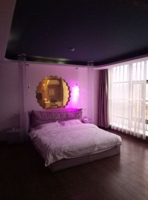 乳山逸庭假日主题酒店