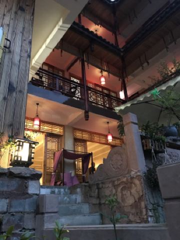 古桥画廊客栈(上里古镇空山鸟语店)