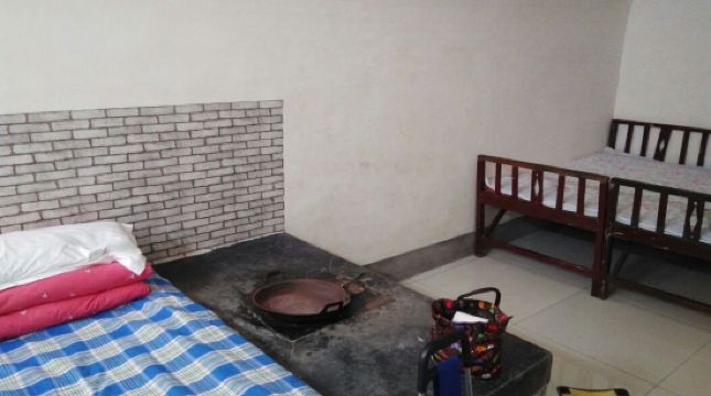 灵石石膏山农家土炕体验馆房间照片