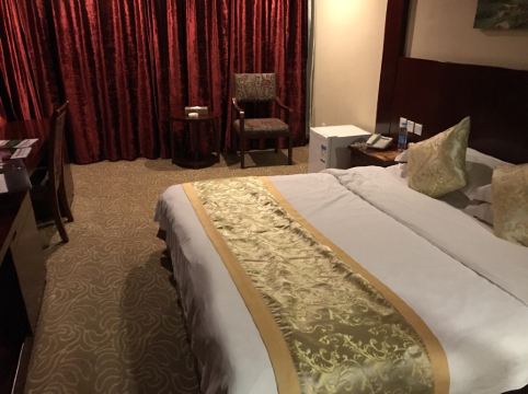 石阡华源国际大酒店