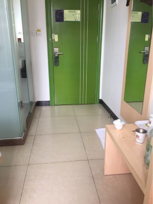 关于八方快捷酒店(东莞大朗大润发店)