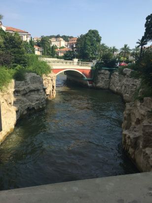 關於平湖九龍山莊園聖馬可酒店