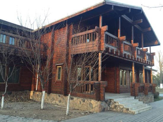 唐山南湖紫天鹅庄木屋别墅