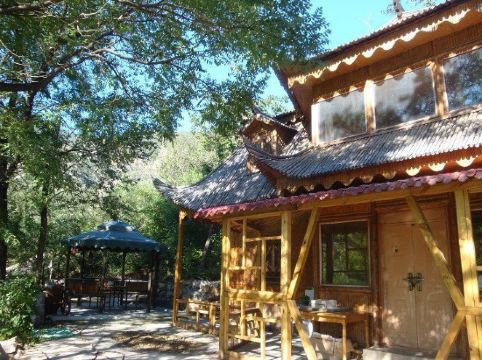 在北京后花园风景区里,住宿可免景区门票.