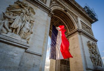 法国巴黎市区包车一日游凯旋门埃菲尔铁塔卢浮宫塞纳河巴黎圣母院【行程灵活多路线可选，经典景点全览，专业行程规划】